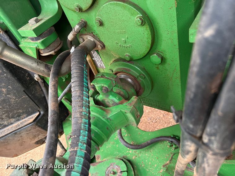 image for item EW4497 2001 John Deere 9300 4WD tractor