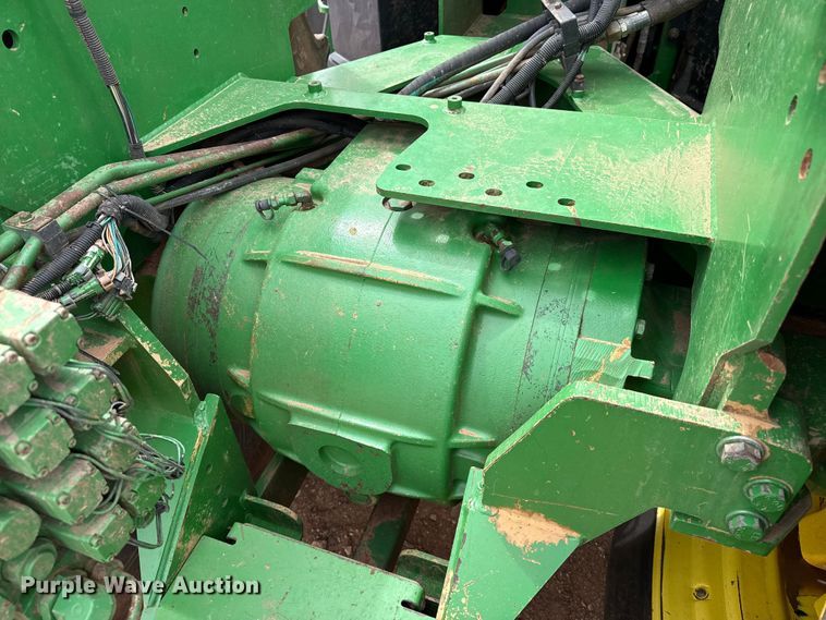 image for item EW4497 2001 John Deere 9300 4WD tractor