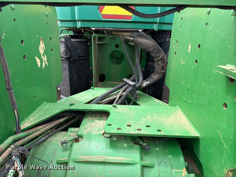 image for item EW4497 2001 John Deere 9300 4WD tractor
