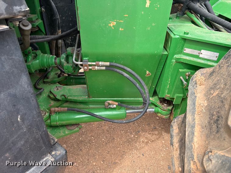 image for item EW4497 2001 John Deere 9300 4WD tractor