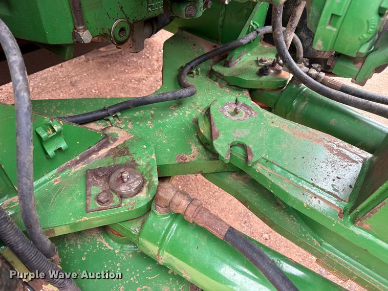 image for item EW4497 2001 John Deere 9300 4WD tractor