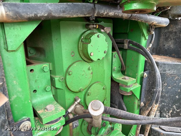 image for item EW4497 2001 John Deere 9300 4WD tractor