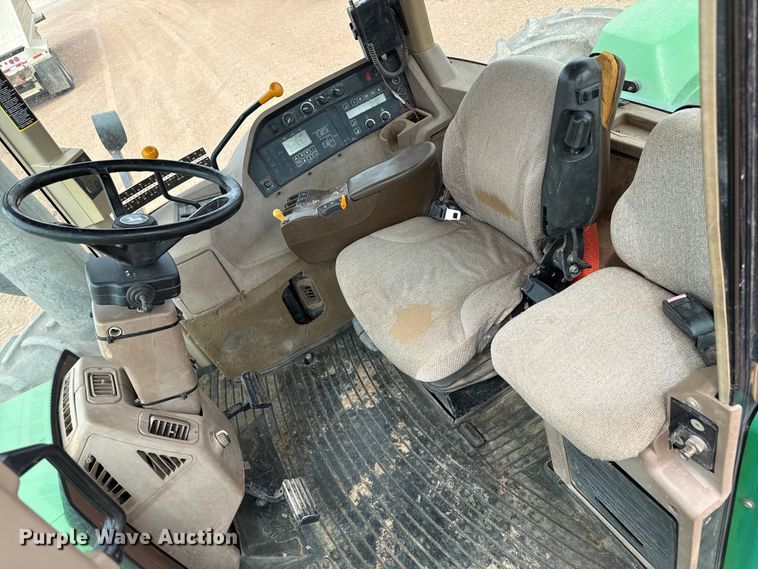 image for item EW4497 2001 John Deere 9300 4WD tractor