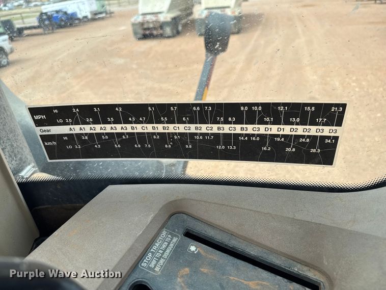 image for item EW4497 2001 John Deere 9300 4WD tractor