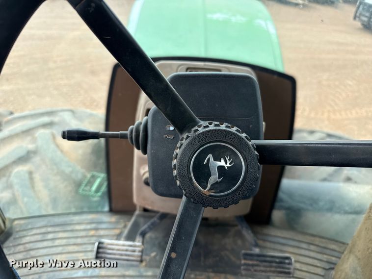 image for item EW4497 2001 John Deere 9300 4WD tractor