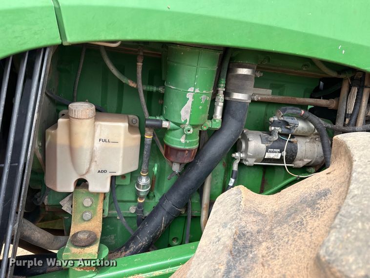 image for item EW4497 2001 John Deere 9300 4WD tractor