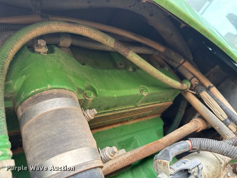 image for item EW4497 2001 John Deere 9300 4WD tractor
