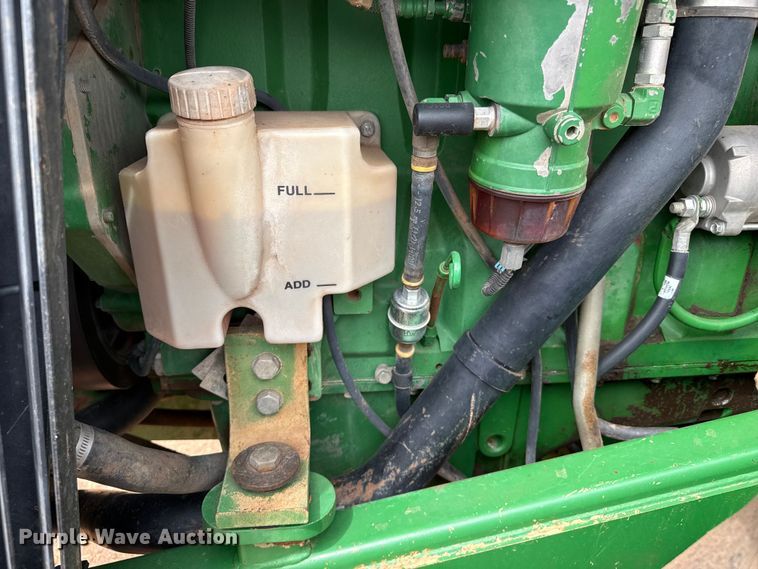 image for item EW4497 2001 John Deere 9300 4WD tractor
