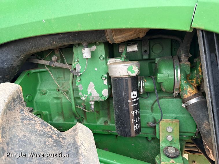 image for item EW4497 2001 John Deere 9300 4WD tractor