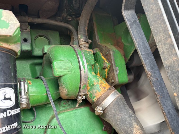 image for item EW4497 2001 John Deere 9300 4WD tractor