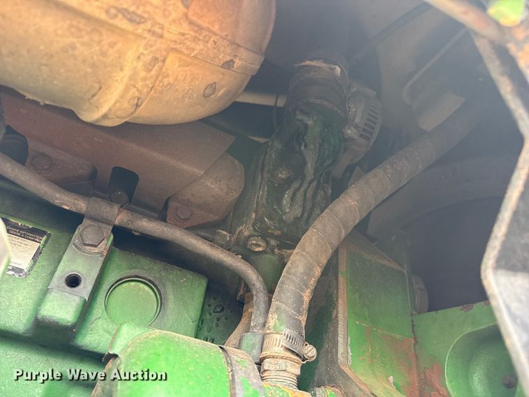 image for item EW4497 2001 John Deere 9300 4WD tractor
