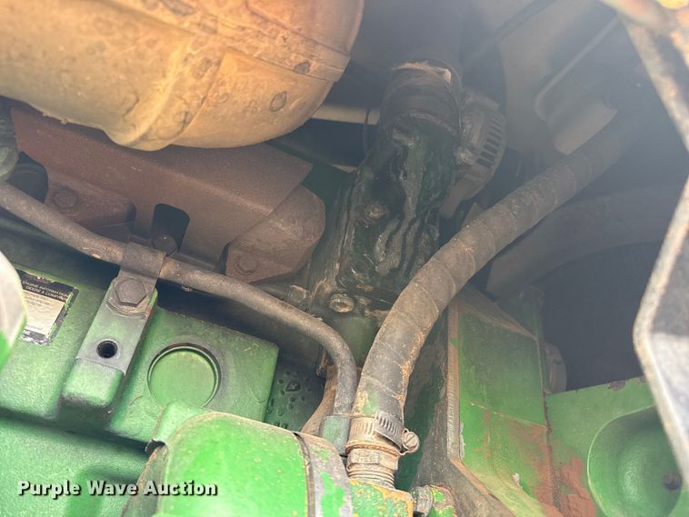 image for item EW4497 2001 John Deere 9300 4WD tractor