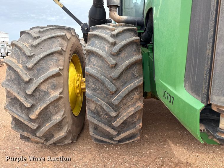 image for item EW4497 2001 John Deere 9300 4WD tractor