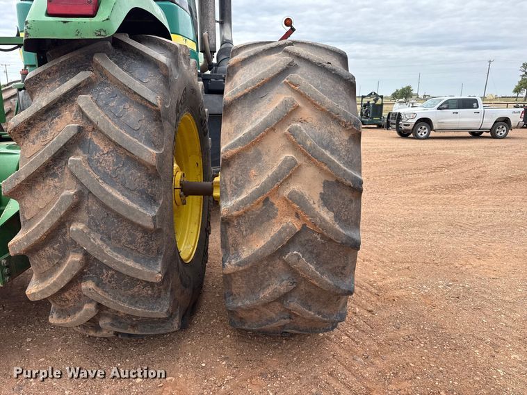 image for item EW4497 2001 John Deere 9300 4WD tractor