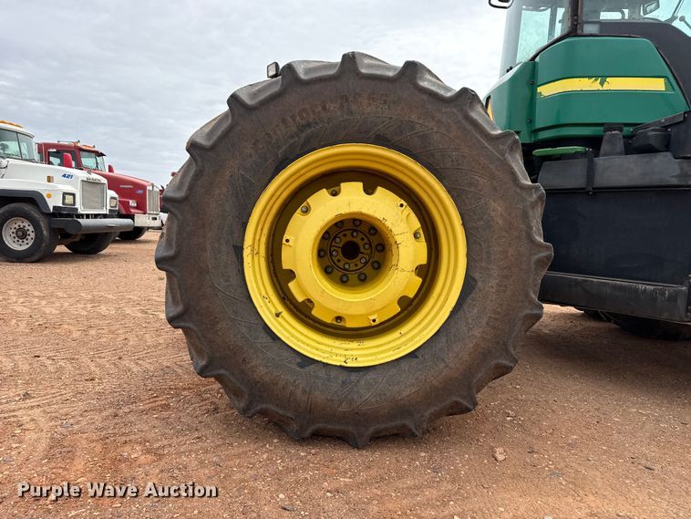 image for item EW4497 2001 John Deere 9300 4WD tractor