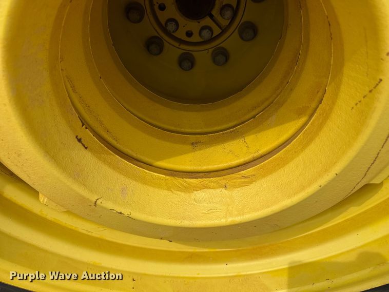 image for item EW4497 2001 John Deere 9300 4WD tractor