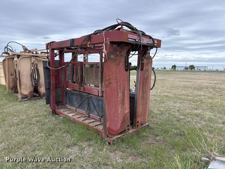 image for item EW4517 Daniels Mfg AH-71 Squeeze chute