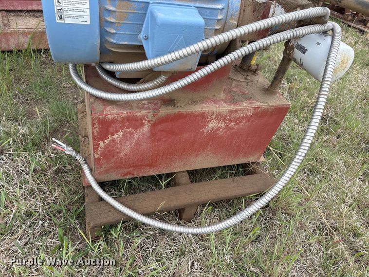 image for item EW4517 Daniels Mfg AH-71 Squeeze chute