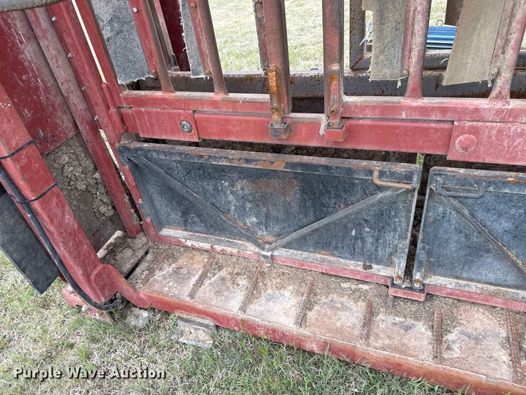 image for item EW4517 Daniels Mfg AH-71 Squeeze chute
