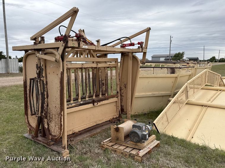 image for item EW4518 Cattle Handling Equip 92-5A livestock equipment