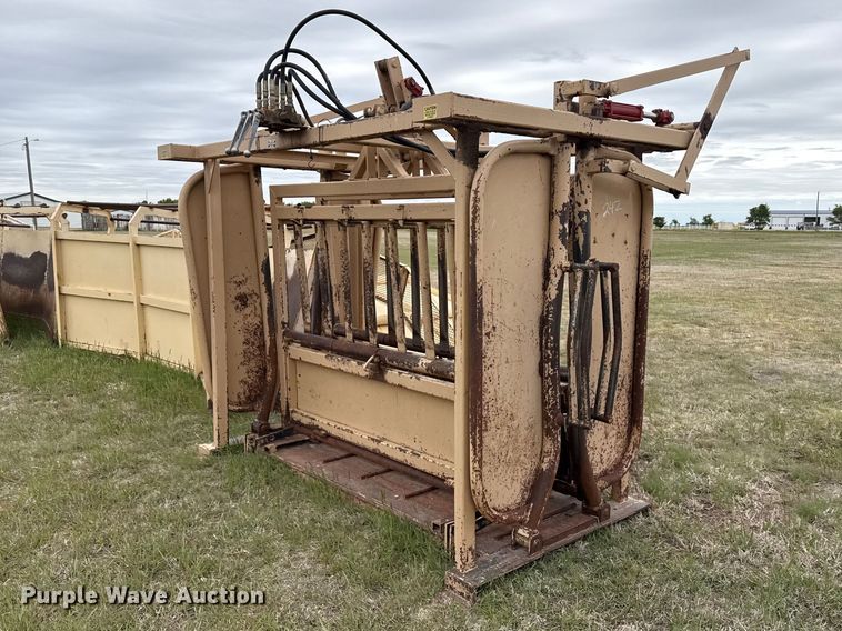 image for item EW4518 Cattle Handling Equip 92-5A livestock equipment