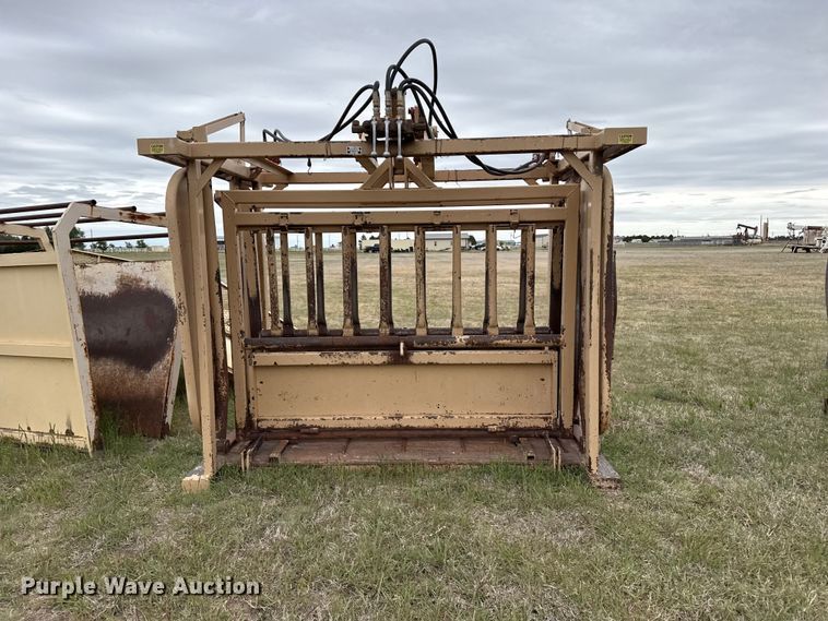 image for item EW4518 Cattle Handling Equip 92-5A livestock equipment