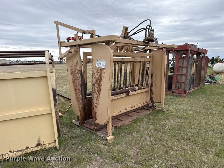 image for item EW4518 Cattle Handling Equip 92-5A livestock equipment