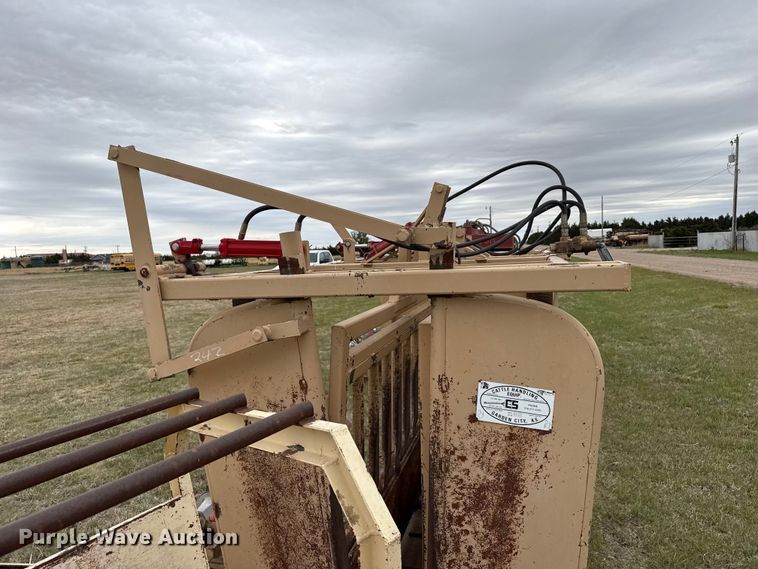 image for item EW4518 Cattle Handling Equip 92-5A livestock equipment