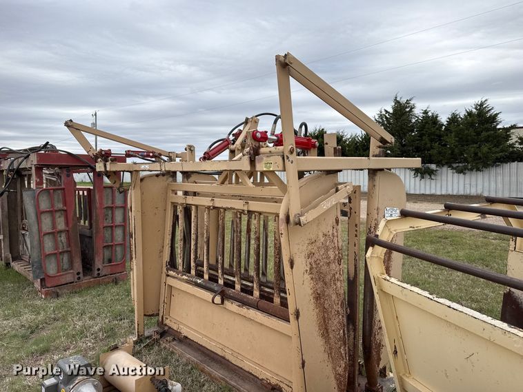 image for item EW4518 Cattle Handling Equip 92-5A livestock equipment