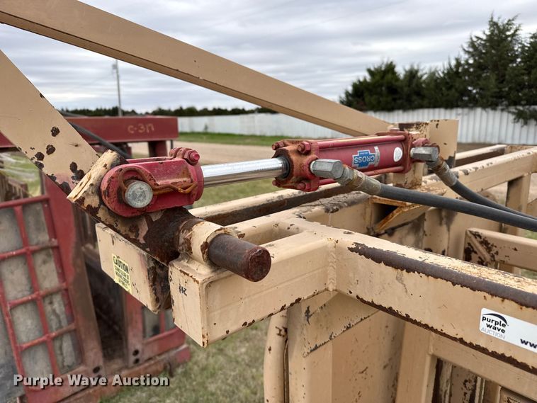 image for item EW4518 Cattle Handling Equip 92-5A livestock equipment