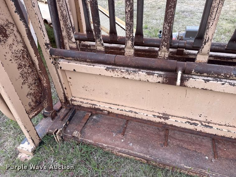 image for item EW4518 Cattle Handling Equip 92-5A livestock equipment