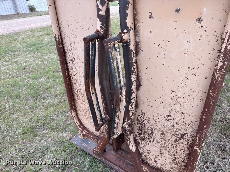 image for item EW4518 Cattle Handling Equip 92-5A livestock equipment