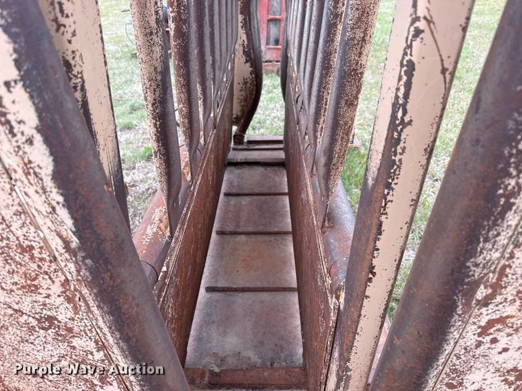 image for item EW4518 Cattle Handling Equip 92-5A livestock equipment