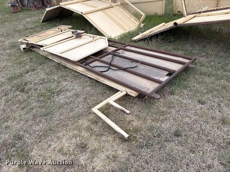 image for item EW4518 Cattle Handling Equip 92-5A livestock equipment