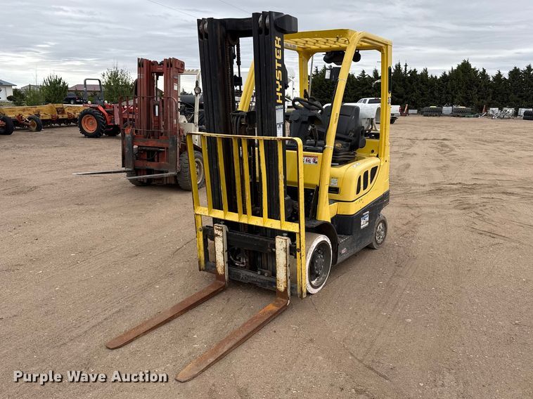 image for item EW4519 2001 Hyster S50FT forklift