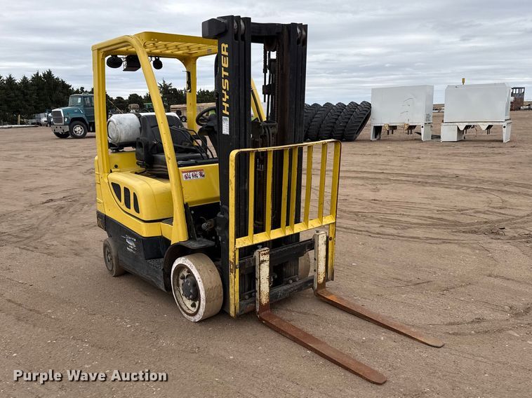 image for item EW4519 2001 Hyster S50FT forklift