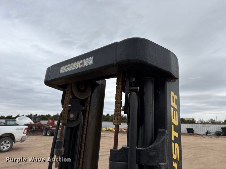 image for item EW4519 2001 Hyster S50FT forklift