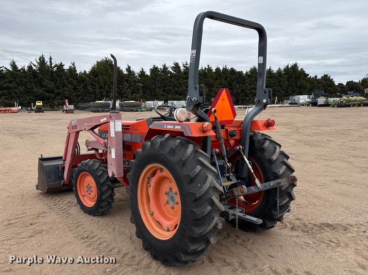 image for item EW4521 Kioti LK3504 MFWD tractor
