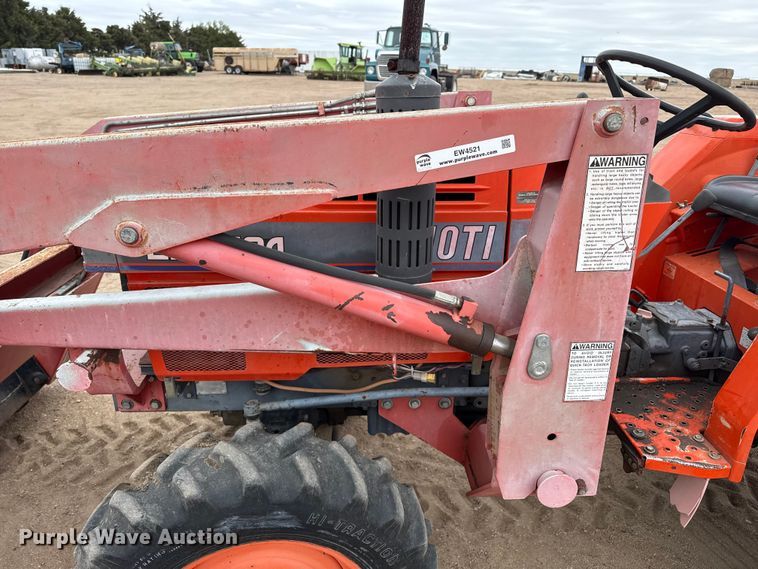 image for item EW4521 Kioti LK3504 MFWD tractor