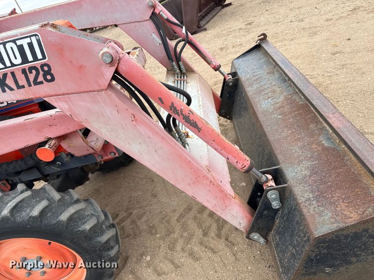image for item EW4521 Kioti LK3504 MFWD tractor