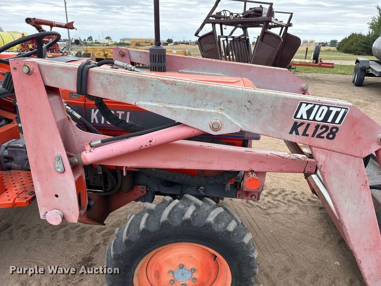 image for item EW4521 Kioti LK3504 MFWD tractor