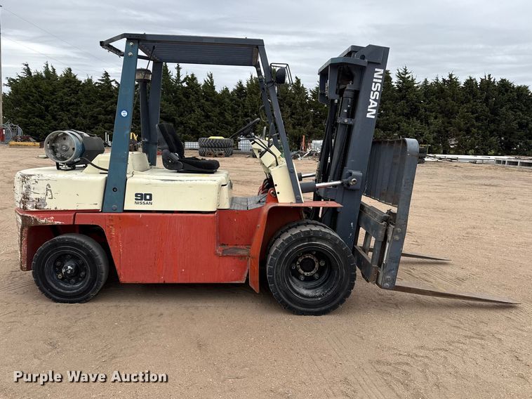 image for item EW4533 Nissan 90 forklift