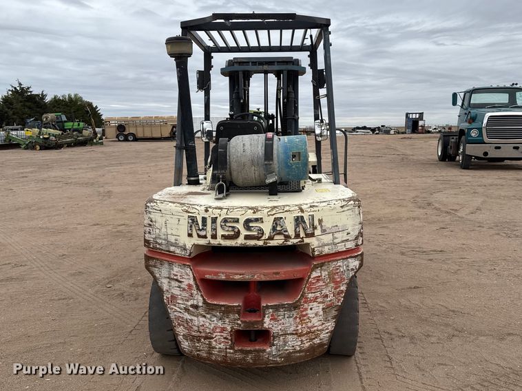 image for item EW4533 Nissan 90 forklift