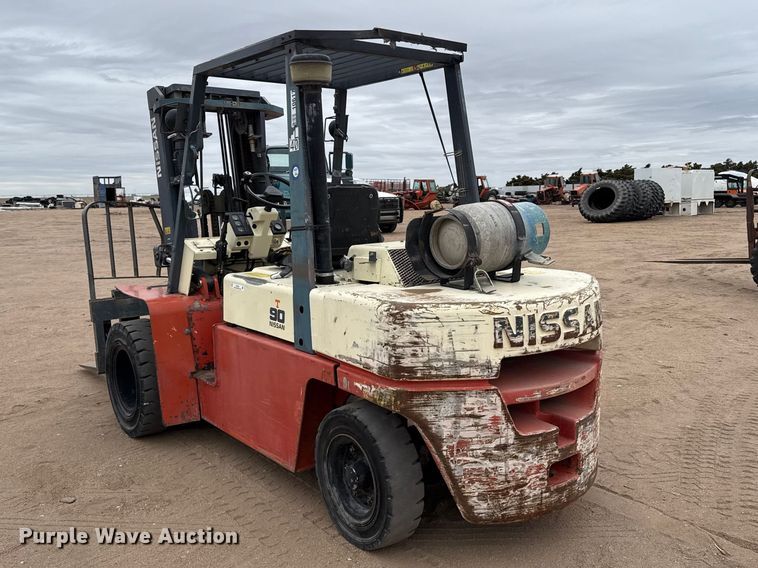 image for item EW4533 Nissan 90 forklift