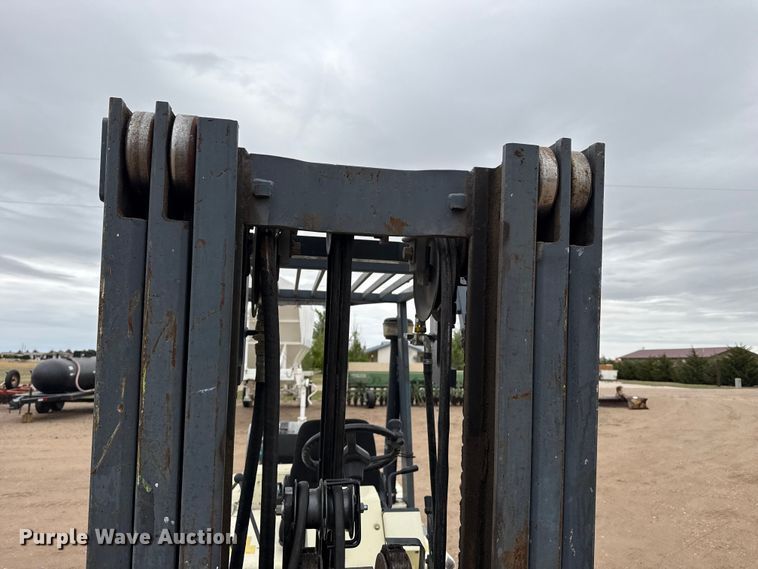 image for item EW4533 Nissan 90 forklift
