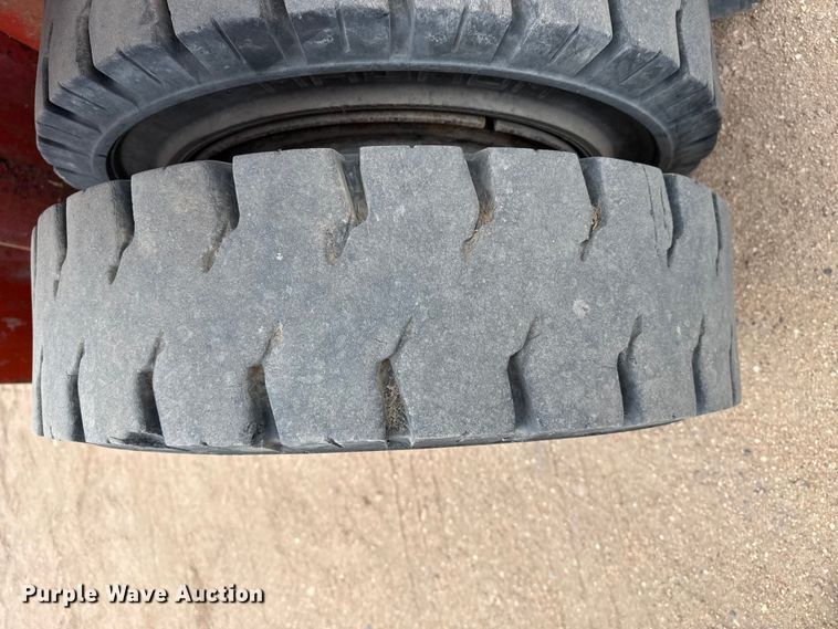 image for item EW4533 Nissan 90 forklift