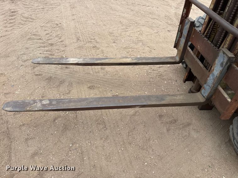 image for item EW4534 Clark IT50 forklift