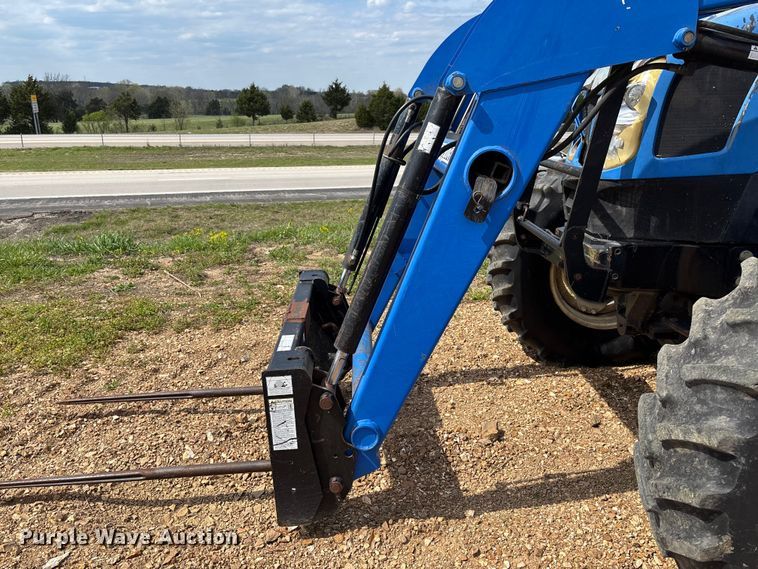 image for item FB3402 2003 New Holland TS115A MFWD tractor