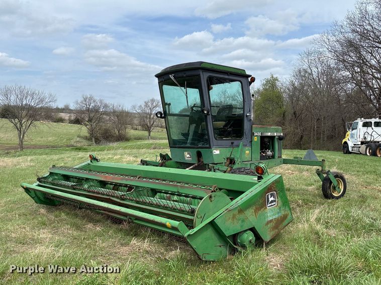 image for item FB3430 John Deere 3430 swather / windrower