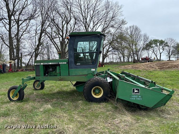 image for item FB3430 John Deere 3430 swather / windrower